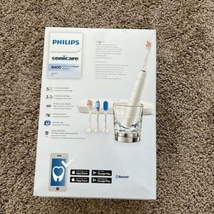 Philips Sonicare White Electric Toothbrush.